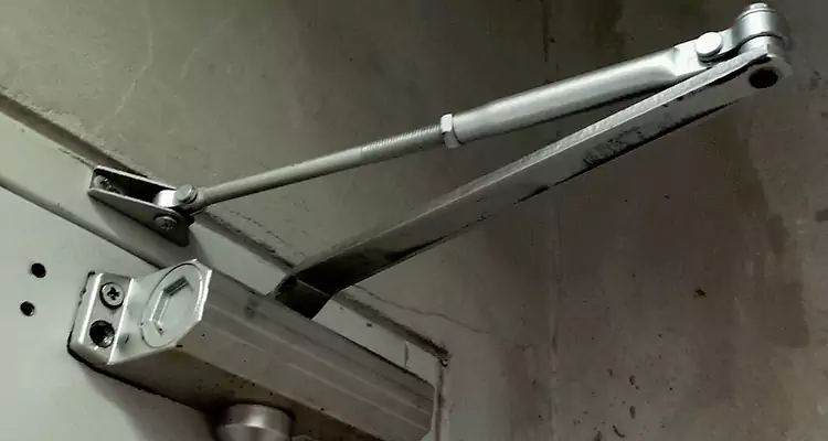 Door Closer Oil Leak Repair in Winter Springs, FL