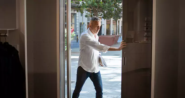 Track Cleaning and Repair for Stuck Doors in Winter Springs, FL